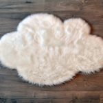 Machine Washable Faux Sheepskin White Cloud Area Rug 32″ x 44″ – Soft and silky – Perfect for baby’s room, nursery, playroom (2′ 7″ x 3′ 7″) – White Cloud